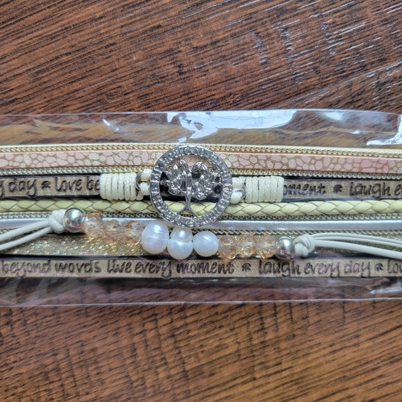 Two bracelets - Picture 3 of 4